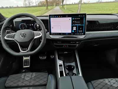 VW Passat Variant 2.0 TDI 142 kW 4Motion R-Line (2026) - Foto 6