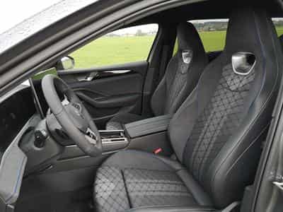 VW Passat Variant 2.0 TDI 142 kW 4Motion R-Line (2026) - Foto 9