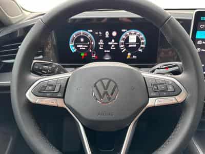 VW Passat Variant Business (2025) - Foto 13