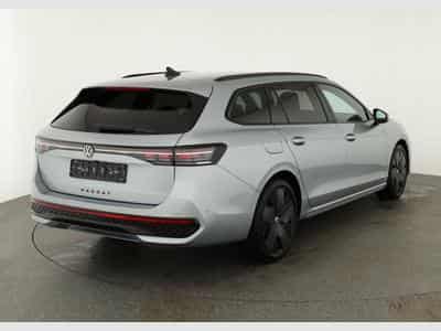 VW Passat Variant 2.0 TDI 142 kW 4Motion R-Line (2026) - Foto 2