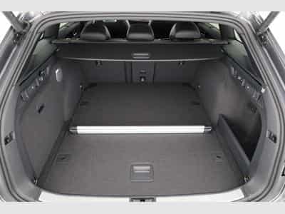VW Passat Variant 2.0 TDI 142 kW 4Motion R-Line (2026) - Photo 12
