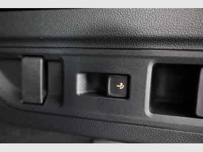 VW Passat Variant 2.0 TDI 142 kW 4Motion R-Line (2026) - Photo 13