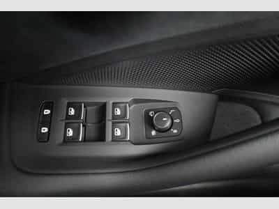 VW Passat Variant 2.0 TDI 142 kW 4Motion R-Line (2026) - Photo 7