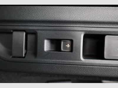 VW Passat Variant 2.0 TDI 142 kW 4Motion R-Line (2026) - Photo 13