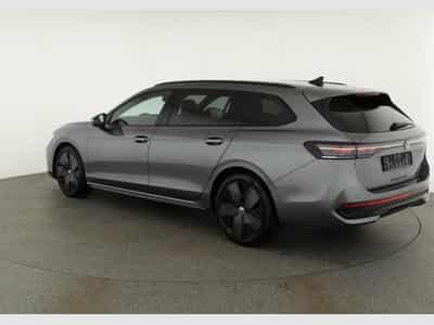 VW Passat Variant 2.0 TSI 195 kW 4Motion R-Line (2026) - Photo 3