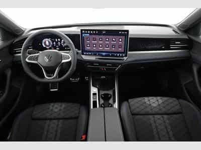 VW Passat Variant 2.0 TDI 142 kW 4Motion R-Line (2026) - Photo 4