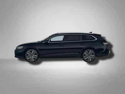 VW Passat Variant R-Line 2.0 TSI 7-Gang-DSG 4MOTION (2025) - Photo 2