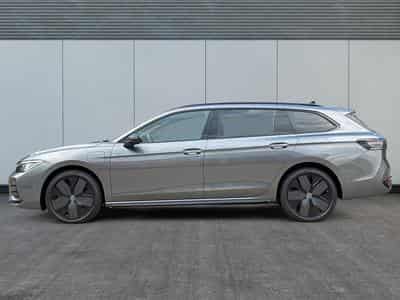 VW Passat Variant R-Line Edition Plus (2026) - Foto 2