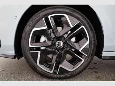 VW Golf Variant 2.0 TSI 150 kW 4Motion R-Line (2026) - Photo 15