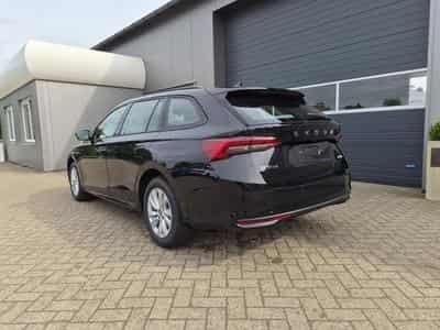 Skoda Octavia 1.5 TSI 150PS (2026) - Foto 3