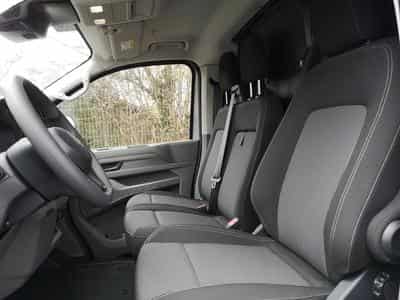 VW T7 BEV 100 kW RWD LR (2026) - Foto 7