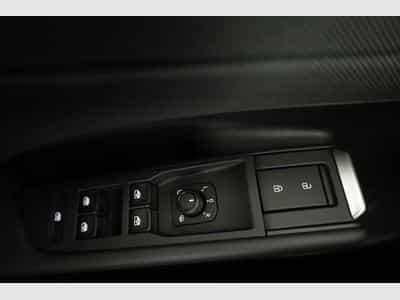 VW T-Roc 1.5 eTSI 110 kW Life (2026) - Photo 7