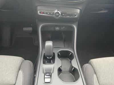 Volvo XC40 B3 Core Mild Hibryd (2025) - Foto 11
