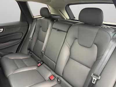 Volvo XC60 B5 AWD Ultra Dark / Essence (2025) - Photo 13