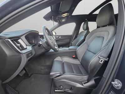 Volvo XC60 B5 AWD Ultra Dark / Essence (2025) - Photo 10
