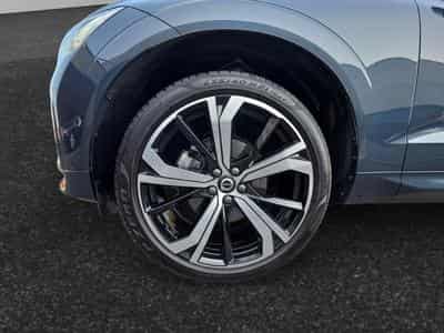Volvo XC60 B5 AWD Ultra Dark / Essence (2025) - Photo 14