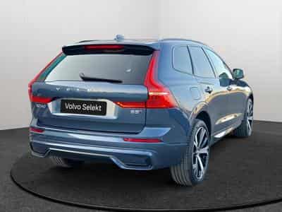Volvo XC60 B5 AWD Ultra Dark / Essence (2025) - Photo 2