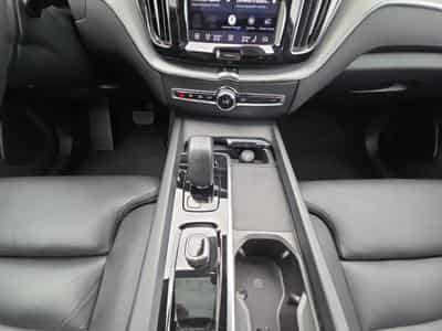 Volvo XC60 B4 Plus Dark / Essence (2023) - Photo 11