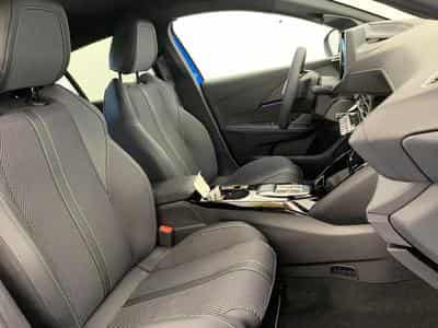 Peugeot 208 Hybrid 145 ch e-DCS6 GT (2026) - Foto 9