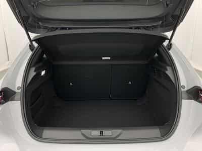 Peugeot 308 Hybrid 145 e-DCS6 Allure (2025) - Photo 11