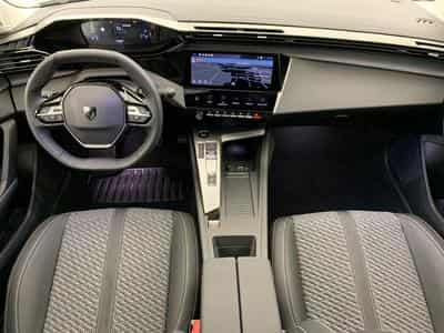 Peugeot 308 Hybrid 145 e-DCS6 Allure (2025) - Photo 12