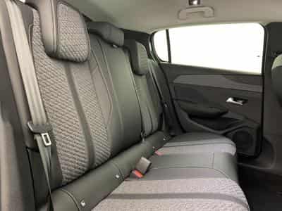 Peugeot 308 Hybrid 145 e-DCS6 Allure (2025) - Photo 10