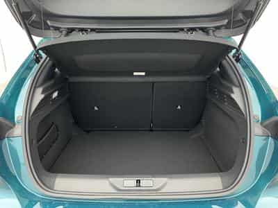 Peugeot 308 Hybrid 145 e-DCS6 Allure (2025) - Photo 11