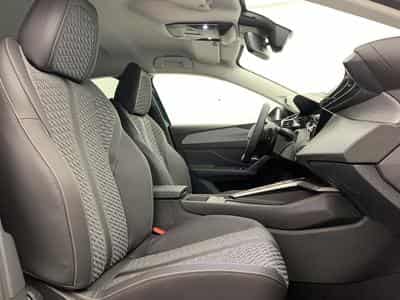 Peugeot 308 Hybrid 145 e-DCS6 Allure (2025) - Photo 9