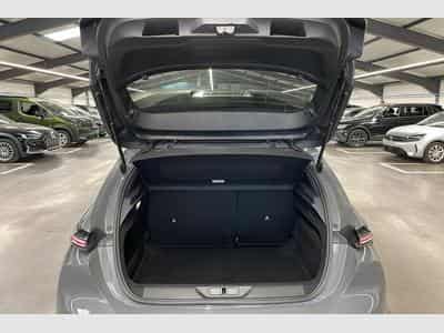 Peugeot 308 Hybrid 145 e-DCS6 Allure (2025) - Photo 11