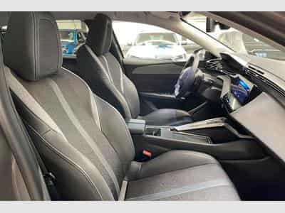 Peugeot 308 Hybrid 145 e-DCS6 Allure (2025) - Photo 9