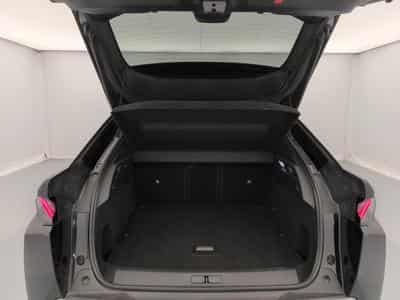 Peugeot 3008 Hybrid 145 e-DCS6 GT (2025) - Photo 11