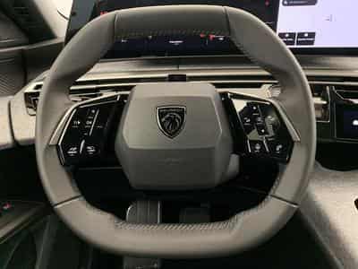 Peugeot 5008 Hybrid 145 e-DCS6 Allure (2026) - Foto 13