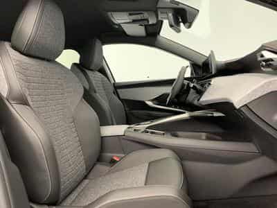 Peugeot 5008 Hybrid 145 e-DCS6 Allure (2026) - Foto 8