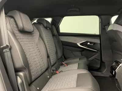 Peugeot 5008 Hybrid 145 e-DCS6 Allure (2026) - Foto 9