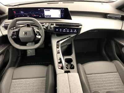 Peugeot 5008 Hybrid 145 e-DCS6 Allure (2026) - Foto 11