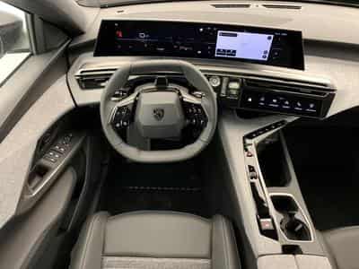Peugeot 5008 Hybrid 145 e-DCS6 Allure (2026) - Foto 13