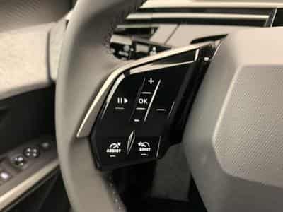 Peugeot 5008 Hybrid 145 e-DCS6 Allure (2026) - Foto 15