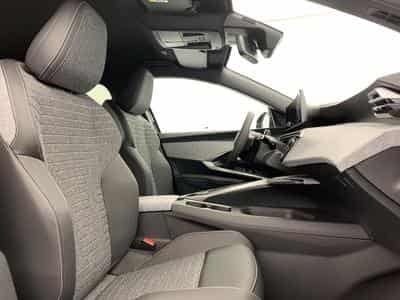 Peugeot 5008 Hybrid 145 e-DCS6 Allure (2026) - Foto 9