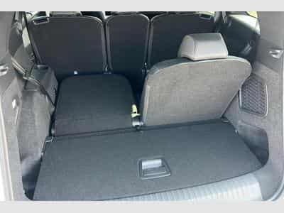Peugeot 5008 Hybrid 145 e-DCS6 GT (2025) - Foto 11