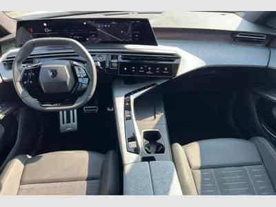 Peugeot 5008 Hybrid 145 e-DCS6 GT (2025) - Foto 12