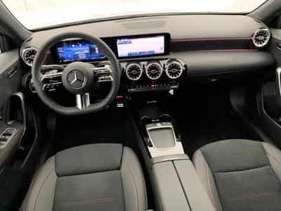 Mercedes CLASSE A 200 d 8G-DCT AMG Line (2025) - Foto 13