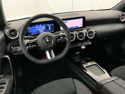Mercedes CLASSE A 200 d 8G-DCT AMG Line (2025) - Foto 14