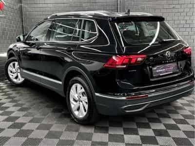 VW Tiguan Life 1.5 TSI 150 CV DSG7 *7 PLACES *ATTELAGE* *HAYON* (2025) - Foto 3