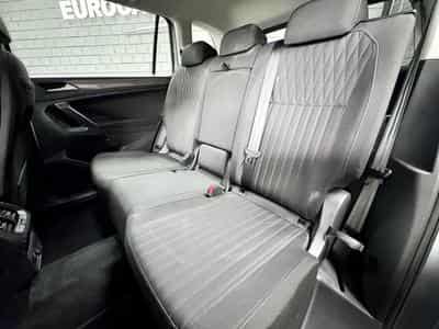 VW Tiguan Life 1.5 TSI 150 CV DSG7 *7 PLACES *ATTELAGE* *HAYON* (2025) - Foto 5