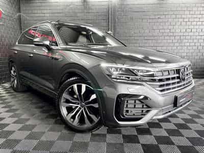 VW Touareg R-Line 4Motion 3.0 TDI 231 CV *PANO *MATRIX* 360° * ATTELAGE (2022) - Foto 3