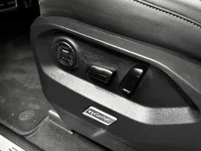 VW Touareg R-Line 4Motion 3.0 TDI 231 CV *PANO *MATRIX* 360° * ATTELAGE (2022) - Foto 9