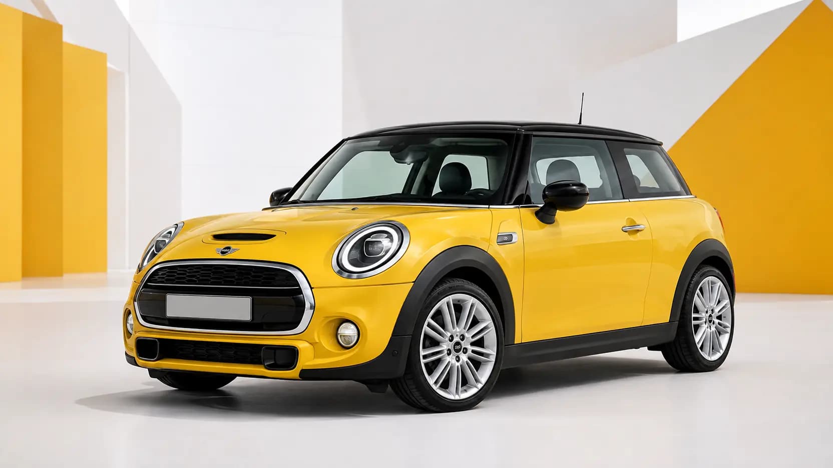 MINI Cooper in moderner Umgebung in Luxemburg