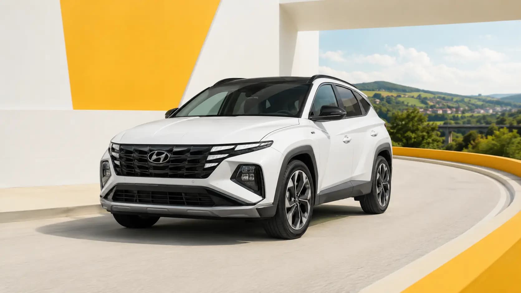 Moderner Hyundai auf einer Landstraße in Luxemburg