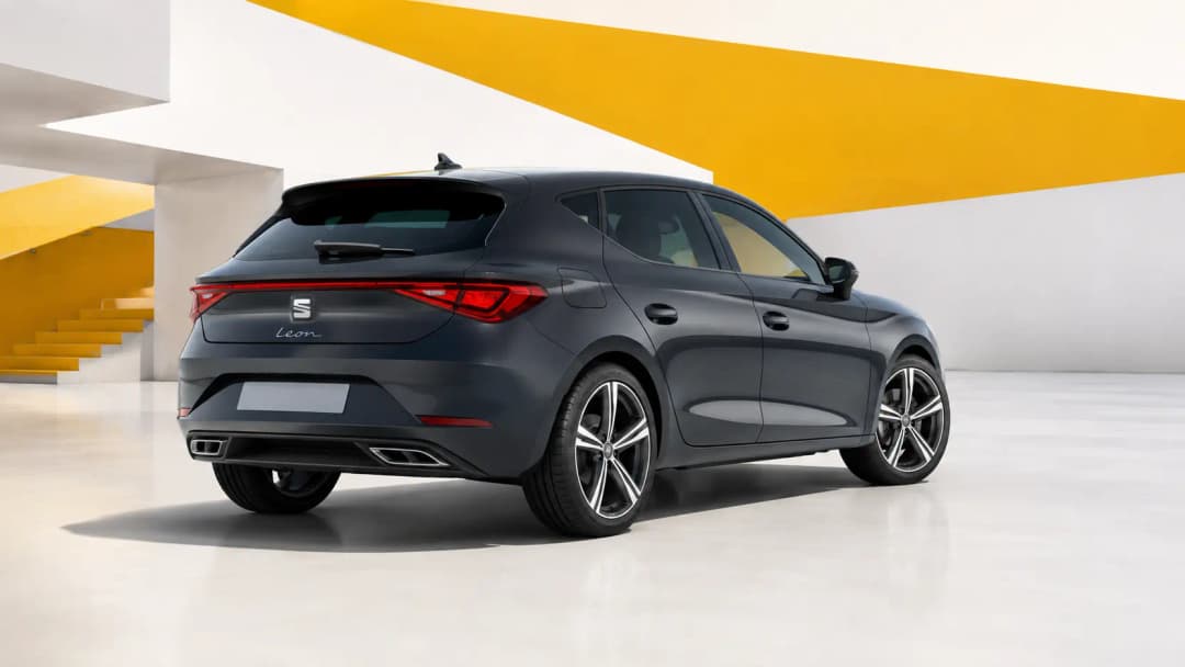 SEAT Leon num ambiente contemporâneo no Luxemburgo