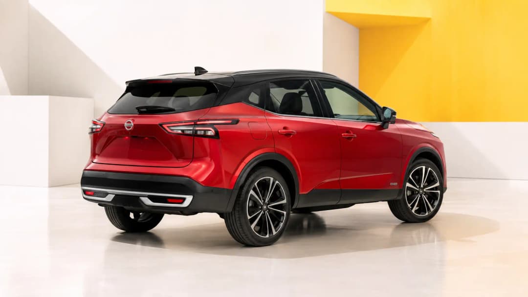 Nissan Qashqai in a contemporary Luxembourg setting